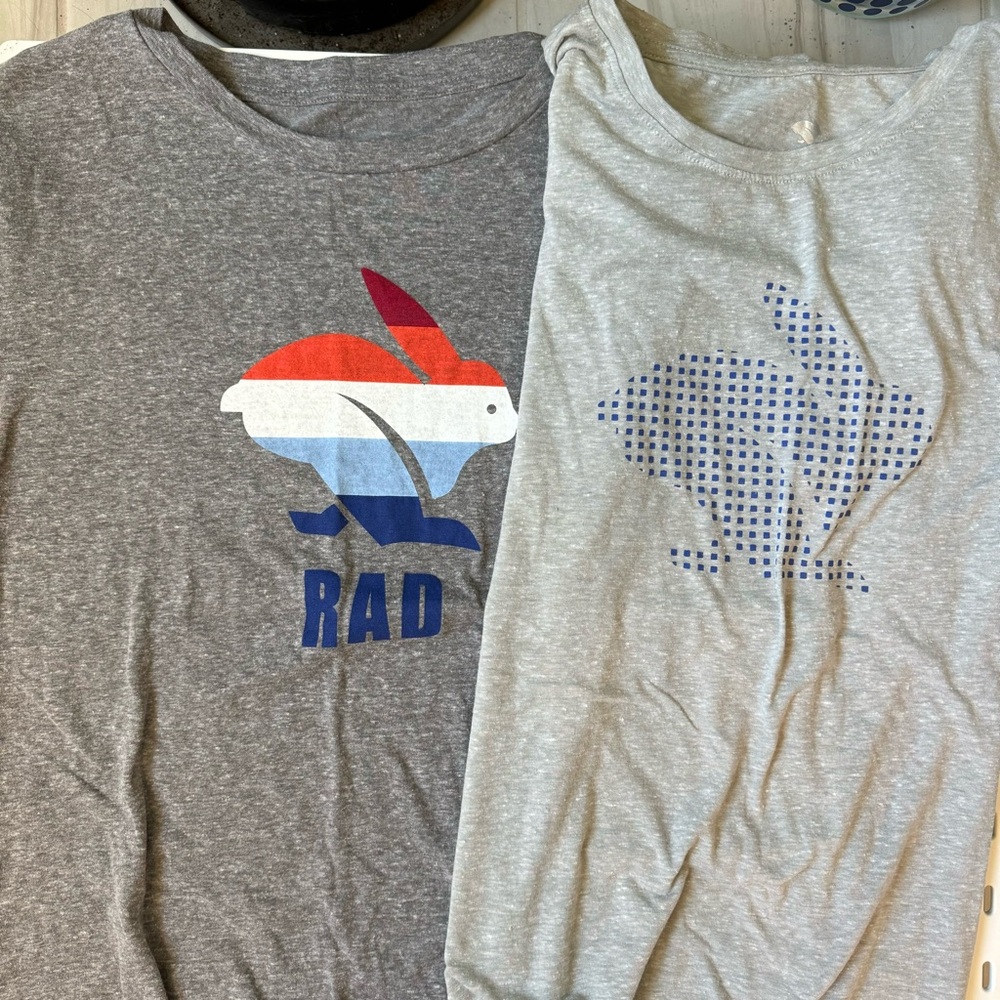 Rabbit remix women’s tees sz L